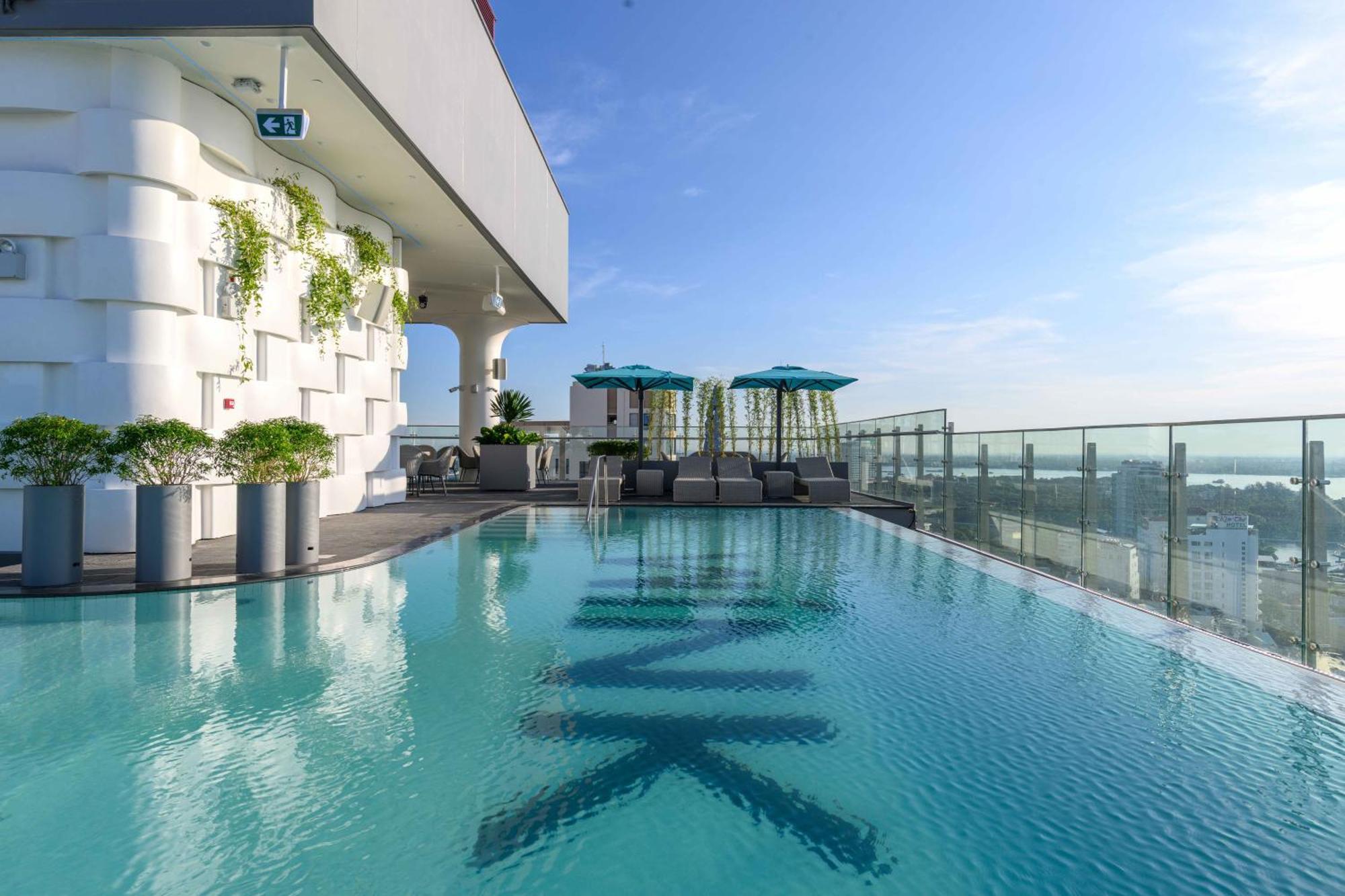Wink Hotel Can Tho Ninh Kieu Wharf - 24Hrs Stay & Rooftop Pool Bar Bagian luar foto